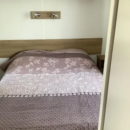 مكان تخييم Montourey 83 Es 119 *